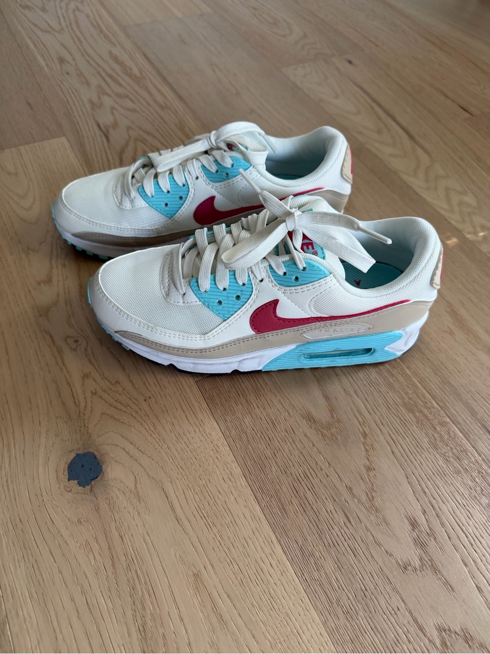 Women good condition air max 90s